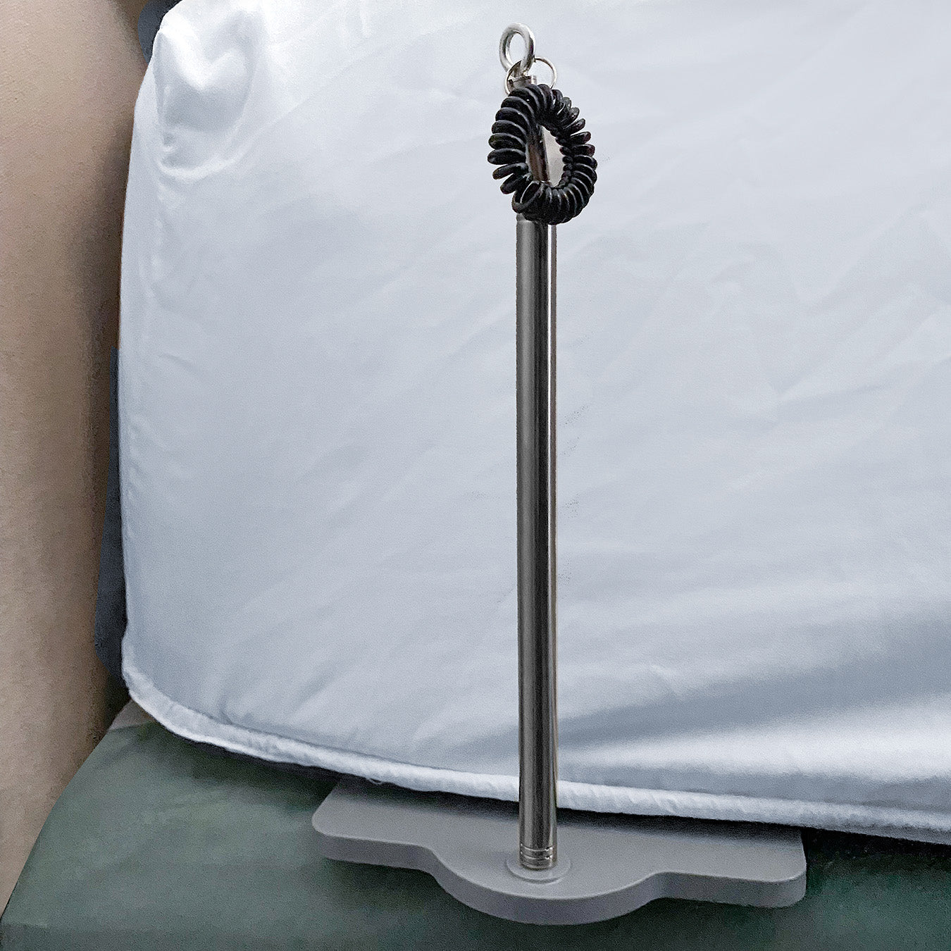 CPAPology Houdini CPAP Hose Support System with telescopic pole down