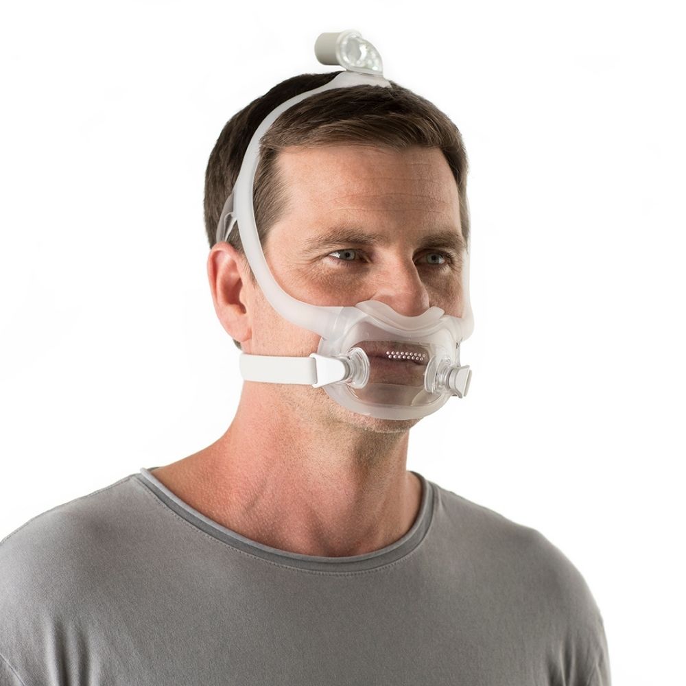 Person wearing the Philips DreamWear Full Face Mask
